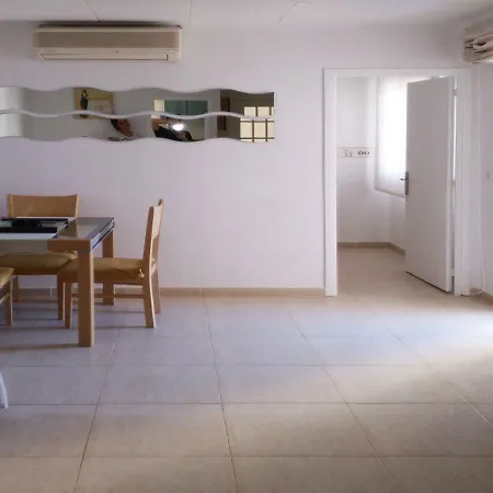 Felicidad Apartment *